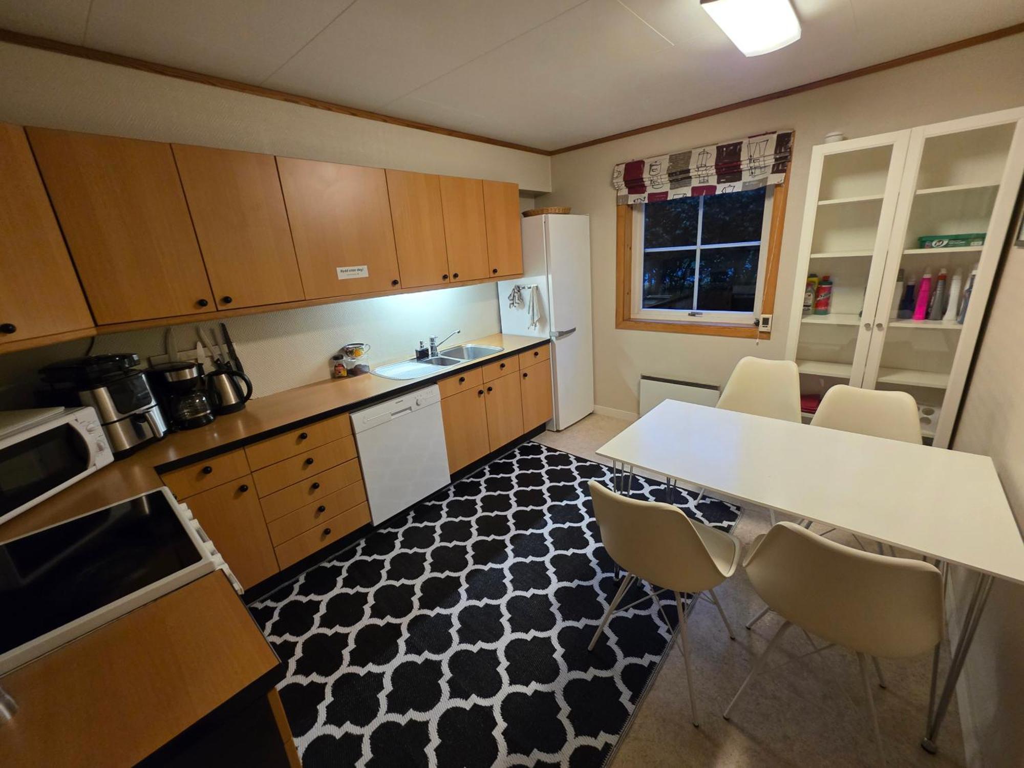 Hostel Rom Sentralt I Sogndal Exteriér fotografie